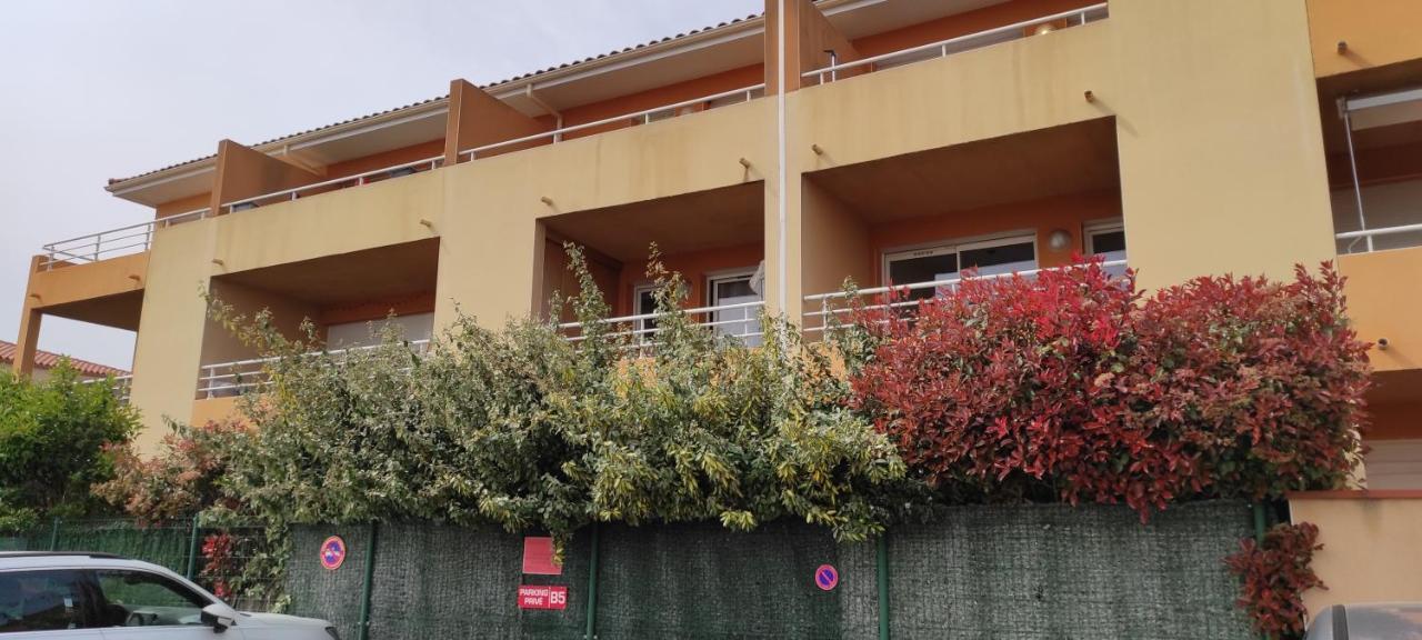Appartement Avec Grande Terrasse A 15 Mn De La Mer Saint-Estève Exterior foto